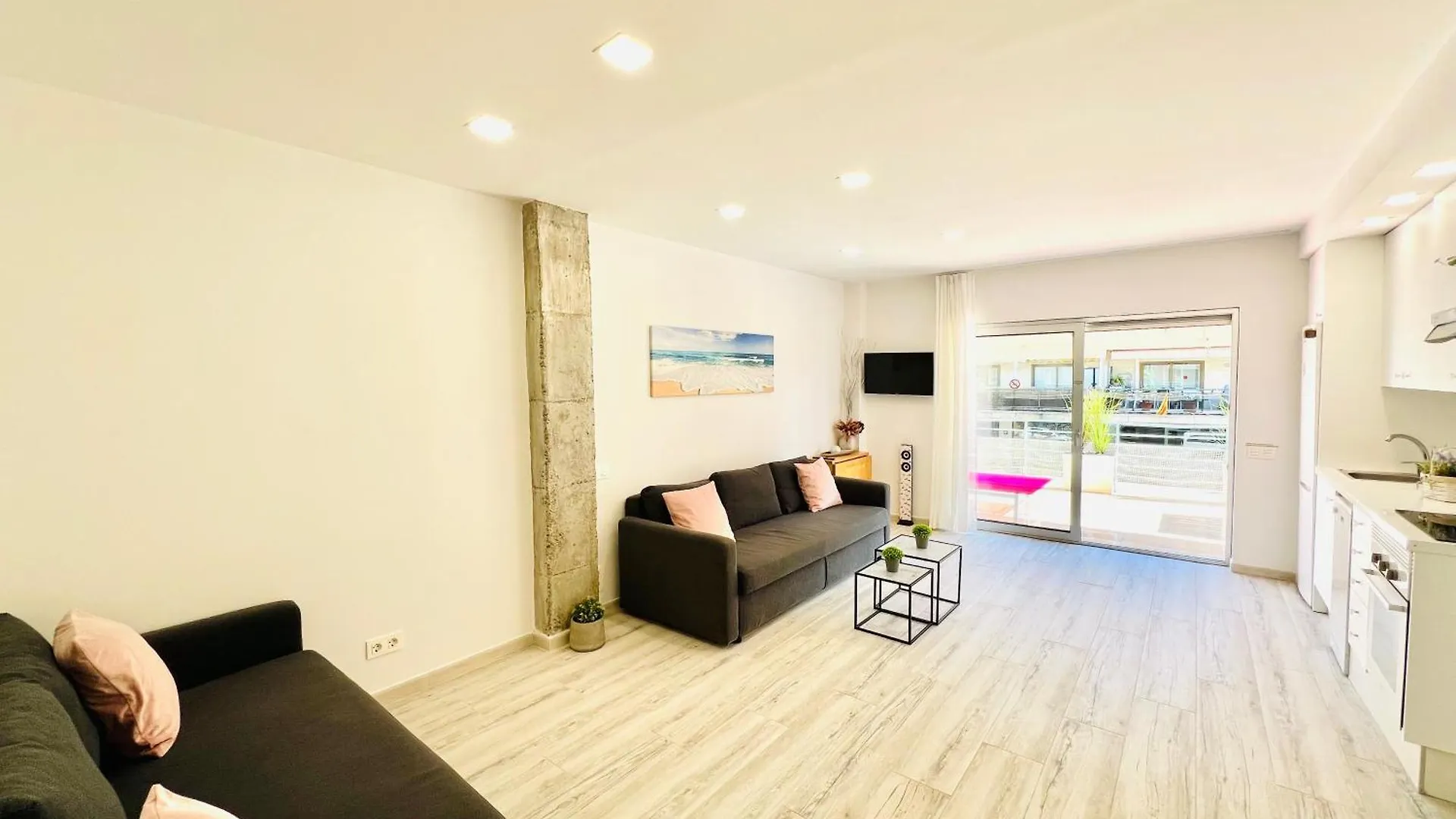 Apartamento con Terraza y Piscina Platja d'Aro  0*,  España